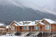 甘肃张掖山丹马场降雪，银装素裹高原美景