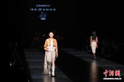 2025武汉时装周开幕 东西美学碰撞交融
