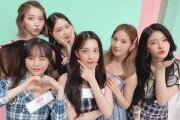 韩国女团Fanatics成员直播视频用衣服遮腿被阻止