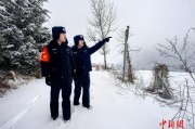 秦岭铁警的风雪值守：用藏蓝身影为新年送上“平安福”