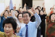 举报朴元淳性骚扰的女秘书：事件不能以死亡来平息